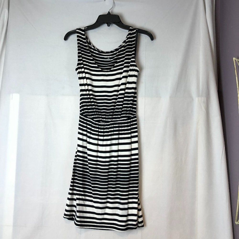 Merona Women’s Sleeveless Tank Sun Dress White & Black Striped Size S.        B1
